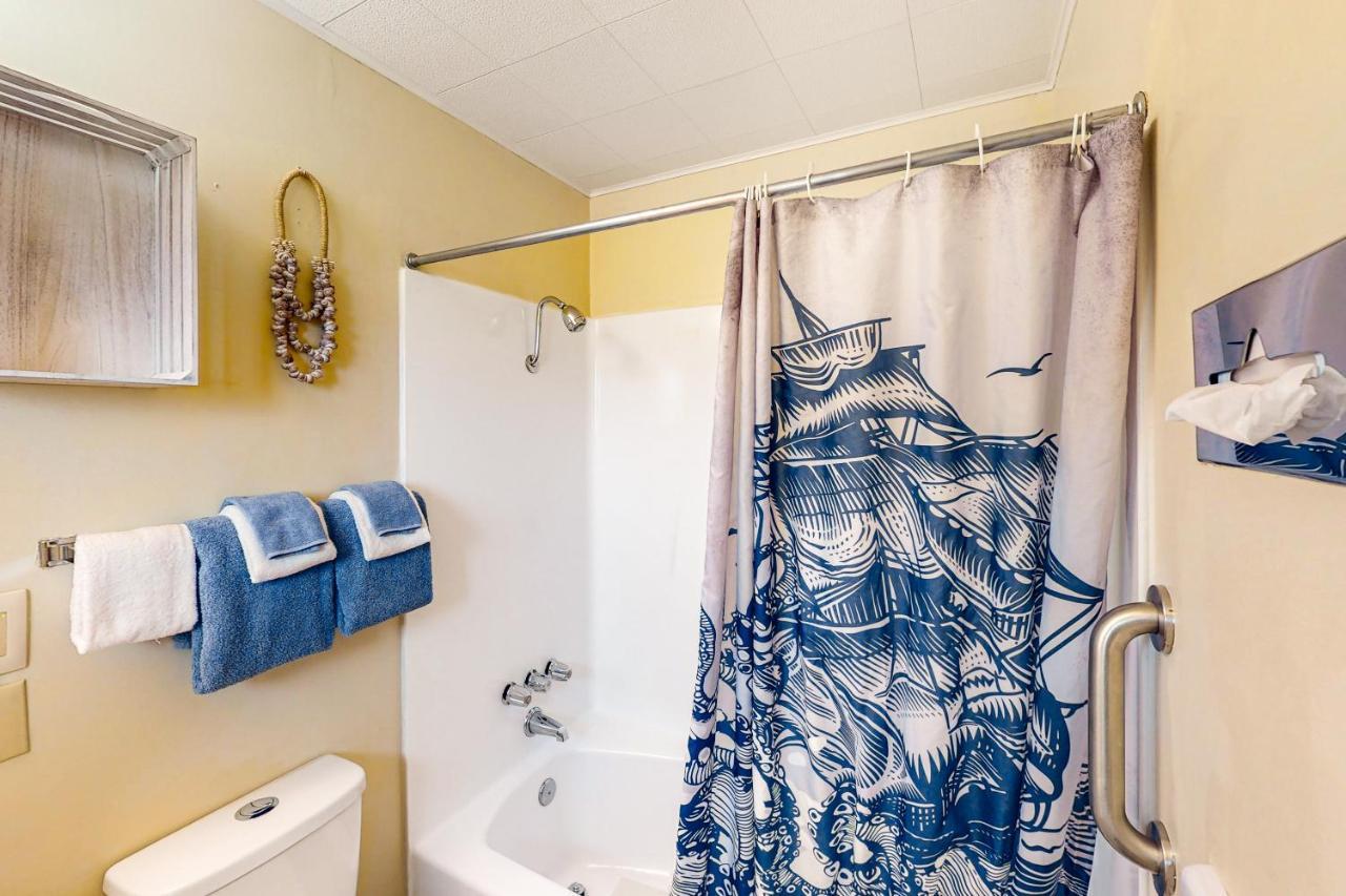 Lamplighter Inn - Tropical Fish Cove And Octopus Encounter バンドン エクステリア 写真